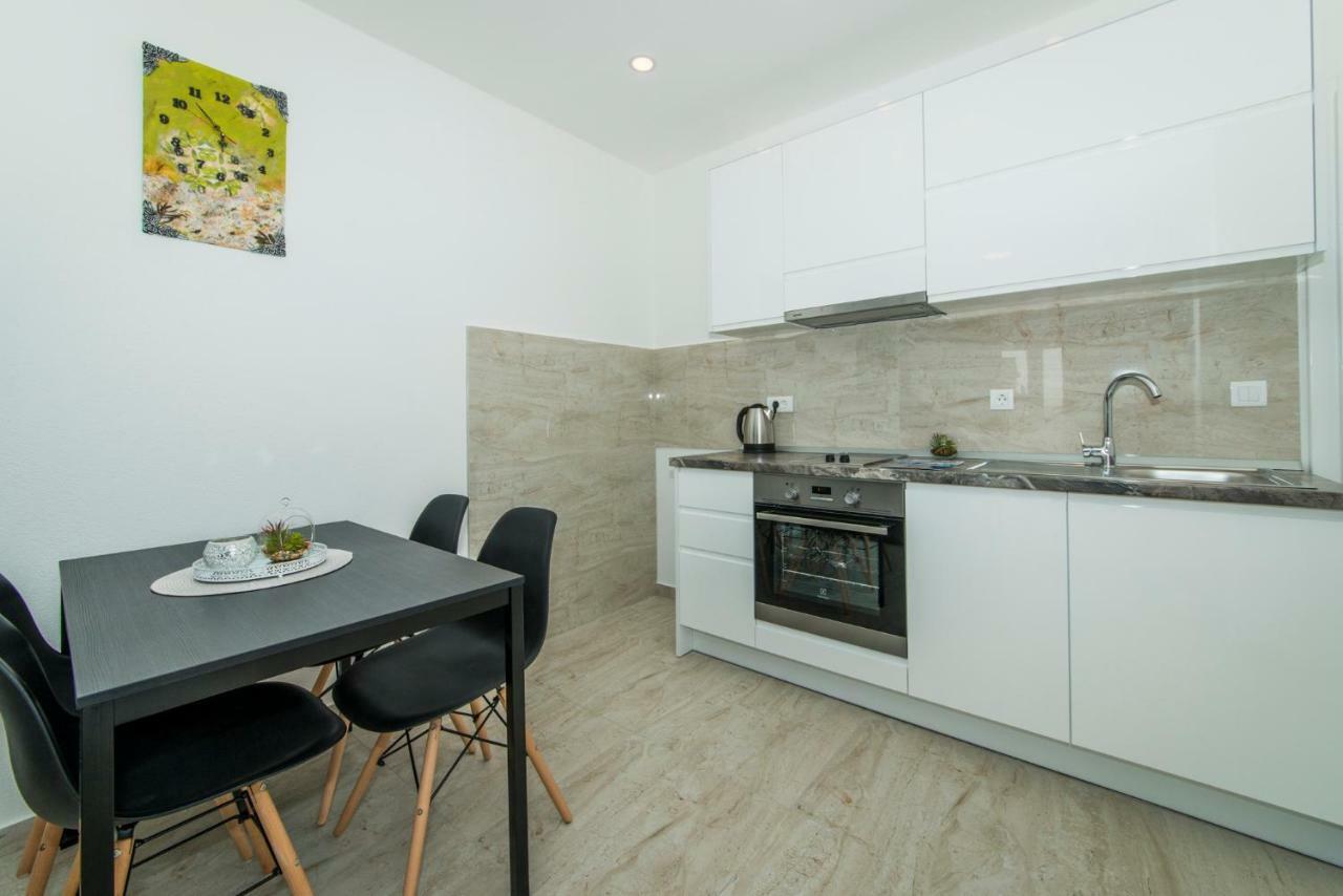 Apartmani Spiline - Mia Baška Voda Exteriör bild