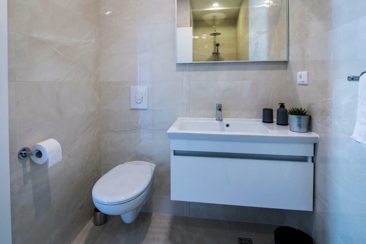 Apartmani Spiline - Mia Baška Voda Exteriör bild