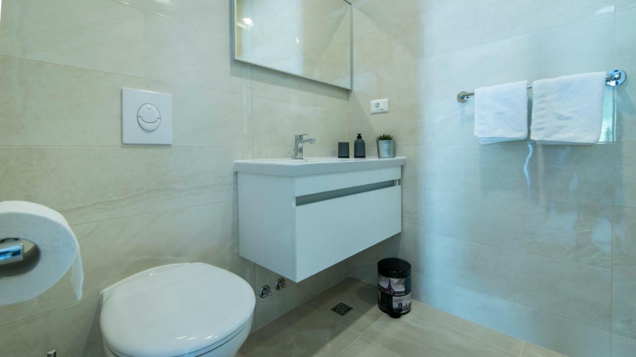 Apartmani Spiline - Mia Baška Voda Exteriör bild